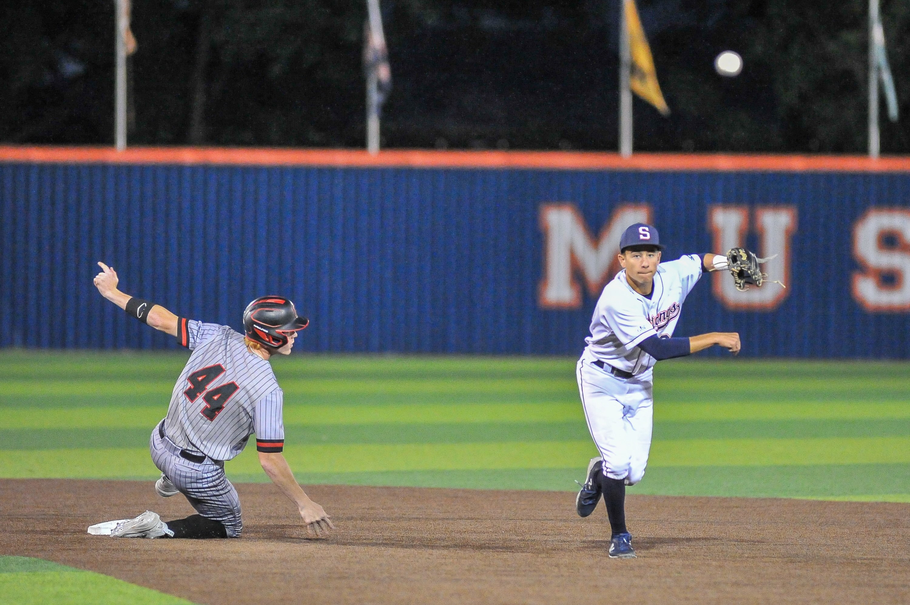 Late rally lifts Sachse into area round