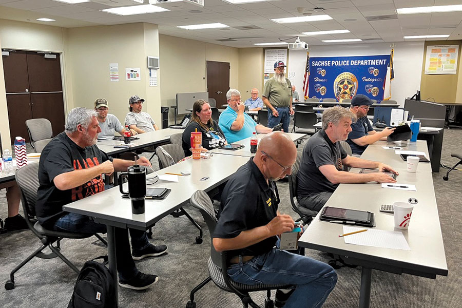 Radio club hosts licensing course